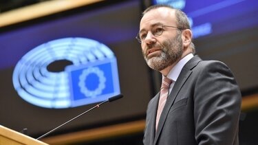 Βέμπερ: Στο μεταναστευτικό χρειάζονται ουσιαστικά μέτρα αλληλεγγύης προς την Ιταλία