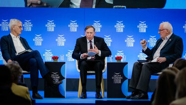 Carl Bildt: Οι συμμαχίες είναι συνήθως σαν την κινούμενη άμμο, ισχυρή συμμαχία το ΝΑΤΟ