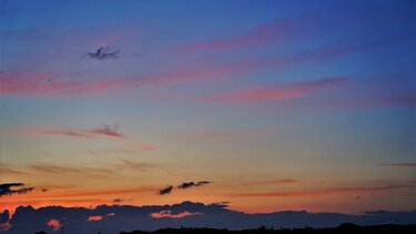 Πασχαλινά κι ανοιξιάτικα τα χρώματα της αυγής
