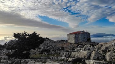 O Ορειβατικός Σύλλογος Αγίου Νικολάου πεζοπορεί στην νοτιότερη οροσειρά της Ελλάδας