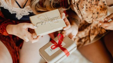 Εορτολόγιο: Ποιοι γιορτάζουν σήμερα 30 Απριλίου