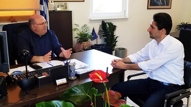 Με τον διευθυντή Πρωτοβάθμιας Εκπαίδευσης, ο Γιώργος Ξυλούρης Καντρής