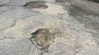 Οι λακκούβες και οι ευθύνες