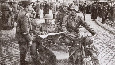 Παρέμβαση διαμαρτυρίας στο Γερμανικό Προξενείο της Θεσσαλονίκης για τις γερμανικές οφειλές