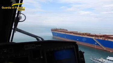 Περισσότερα από 800 κιλά κοκαΐνη εντοπίστηκαν σε ελληνόκτητο πλοίο