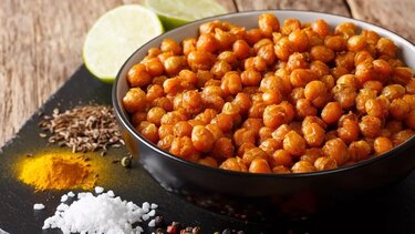 Ρεβίθια στον φούρνο αντί για πατατάκια. Το υγιεινό και νόστιμο σνακ!