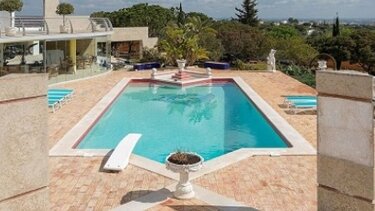 Εάν δεν βρουν την άκρη με τις...βίλες τους να τις βγάλουν και να τις μετρήσουν!