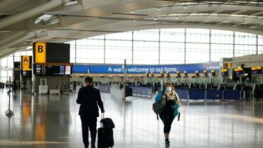 Βρετανία - Αεροδρόμια: Επανήλθαν οι ηλεκτρονικές πύλες ελέγχου μετά την βλάβη