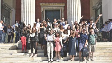 «Αν έρθω στην Ελλάδα για να σπουδάσω, πού θα μένω;»