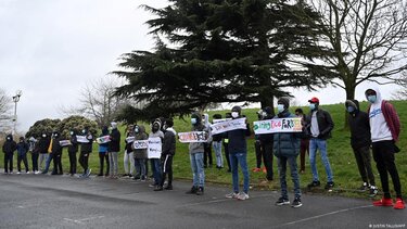 Βρετανική καμπάνια για μετανάστες: «Μην έρχεστε»!