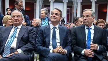 Μήνυμα ενότητας από Μητσοτάκη, Σαμαρά και Καραμανλή: "Κοινή παρουσία με συμβολισμούς"