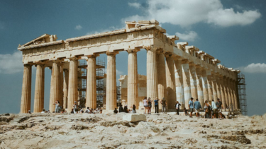 Ακρόπολη: παραπλανητικές διαφημίσεις που υπόσχονται εισιτήρια με υπηρεσία «Skip the line»