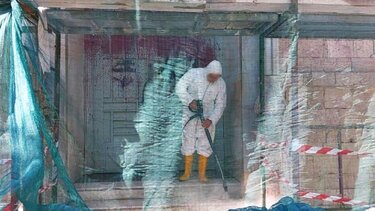 Βιολογικός καθαρισμός στα Δικαστήρια Ηρακλείου για να "φύγουν" οι μπογιές- Δείτε βίντεο