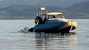 Βούλιαξε το σκάφος τους και τους έσωσε το Λιμενικό