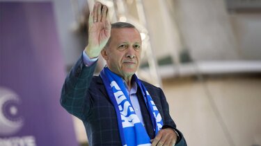 Επέστρεψε στις απειλές ο Ερντογάν: Αν δεν θέλουν ειρήνη, θα εφαρμόσουμε άλλες πολιτικές