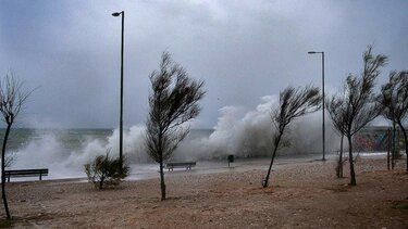 Κακοκαιρία: Ενεργοποίηση του «112» για Εύβοια, Μαγνησία και Σποράδες