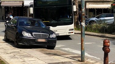 Μια ακόμα "βολική" θέση στάθμευσης