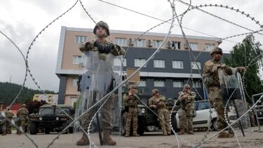 ΝΑΤΟ: Θα αναπτύξει 700 επιπλέον στρατιώτες στο Κόσοβο