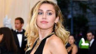 Ενα ακόμη ρεκόρ στο Spotify κατέρριψε το «Flowers» της Μάιλι Σάιρους