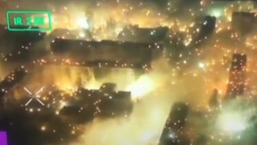 Λευκός φώσφορος έχει σκεπάσει το Μπαχμούτ - Εικόνες σοκ