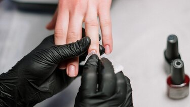 Watercolor Nails: Το πιο fun μανικιούρ της άνοιξης