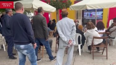 Πρώτη αντίδραση ΣΥΡΙΖΑ στο exit poll: "Ας περιμένουμε..."