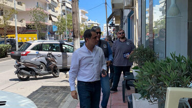 Επιχειρηματίες & κάτοικοι στην 62 Μαρτύρων «αγκάλιασαν» τον Μ. Σενετάκη 