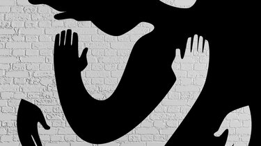 “Άκουσέ με…”