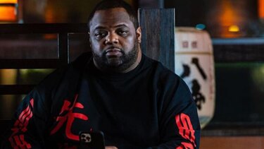 Γνωστός ράπερ κατέρρευσε επί σκηνής και πέθανε