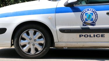 Καταδίωξη κλεμμένου αυτοκίνητου έξω από τη Λάρισα: Νεκρός ο δράστης από πυρά αστυνομικού