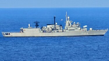 Τα πρώτα πλάνα από το σημείο των ερευνών του πολύνεκρου ναυαγίου