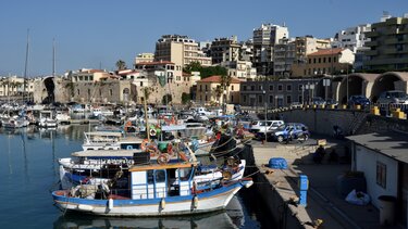 Οι Βρετανοί... ψάχνουν σαν τρελοί ένα πακέτο διακοπών στην Κρήτη!