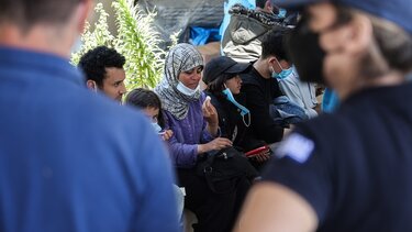 Ταξιδιωτικά πρακτορεία κλείνουν «πακέτα» για μεταφορές μεταναστών