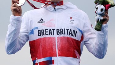 «Θέλω τη ζωή μου πίσω» – Παραολυμπιονίκης μετά από φρικτό ατύχημα ξεκινά πάλι αθλητισμό