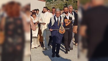 Πάντρεψε τον «αητό» του ο Βασίλης Σκουλάς