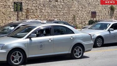 Τι απαντά ο Πρόεδρος των ιδιοκτητών ταξί στα παράπονα δημότη