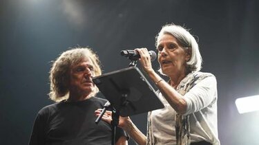 Όταν ο Παπακωνσταντίνου φώναξε την Πλεύρη στη σκηνή!