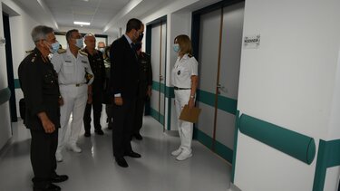  Στο 401 Στρατιωτικό Νοσοκομείο και τη Σχολή Ναυτικών Δοκίμων ο Γιάννης Κεφαλογιάννης