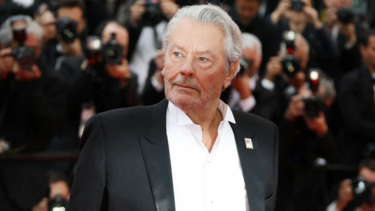 Ντελόν εναντίον ... Ντελόν!