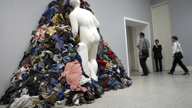 Ιταλία: Στάχτη έγινε η «Αφροδίτη των κουρελιών» του Μικελάντζελο Πιστολέτο μετά από εμπρησμό