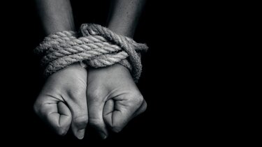 28χρονος κατήγγειλε ότι τον απήγαγαν και τον ξυλοφόρτωσαν