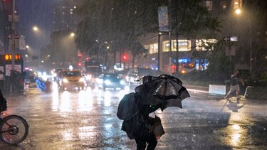 Καταρρακτώδεις βροχές και πλημμύρες στην πολιτεία της Νέας Υόρκης