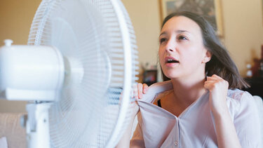 Εκρηκτικό κοκτέιλ ο καύσωνας και οι πυρκαγιές – Τι πρέπει να προσέχουμε