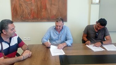Υπεγράφη η σύμβαση για τις ασφαλτοστρώσεις σε Ζωφόρους και Βόνη