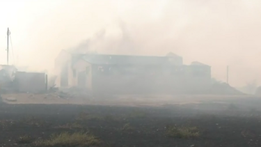 Φωτιά στο Βελεστίνο: Καίγονται σπίτια και αγνοείται βοσκός -Οι φλόγες καίνε κοντά σε δεξαμενές προπανίου!