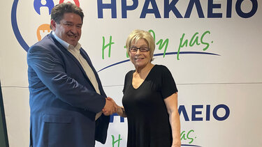 Στο πλευρό του Μιχάλη Καραμαλάκη η Μαρία Λυράκη