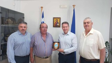 Εθιμοτυπική επίσκεψη στο Δήμο Χερσονήσου είχαν απόστρατοι της Πολεμικής Αεροπορίας