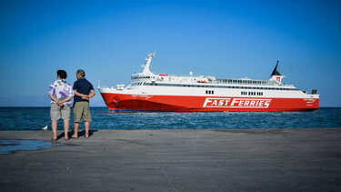 Μηχανική βλάβη στο Fast Ferries Andros