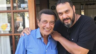 Η επίσκεψη Αντύπα στο Οροπέδιο και η... απρόσμενη συνάντηση με Κρητικό καλλιτέχνη