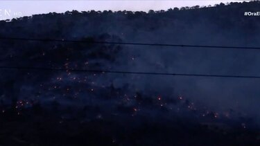 Ολονύχτια μάχη με τις φλόγες στον Ασπρόπυργο